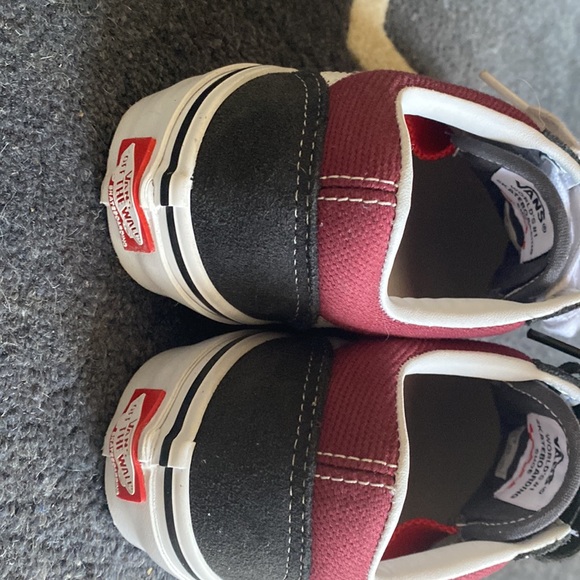 Like new Vans Old Skool shoes!!! - Picture 3 of 5